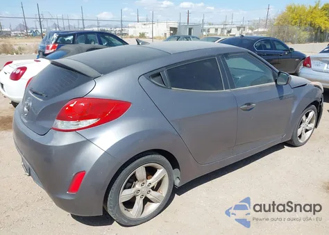 2013 Hyundai Veloster Base W/Black z USA, uszkodzony, nr VIN KMHTC6AD6DU125295